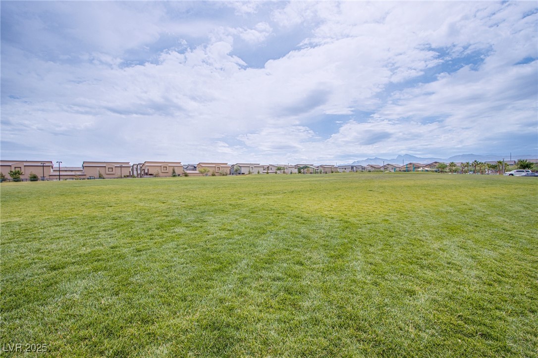 7517 Crested Moon Street Property Photo 32
