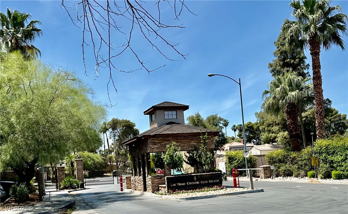777 Vegas Valley Drive Property Photo 1