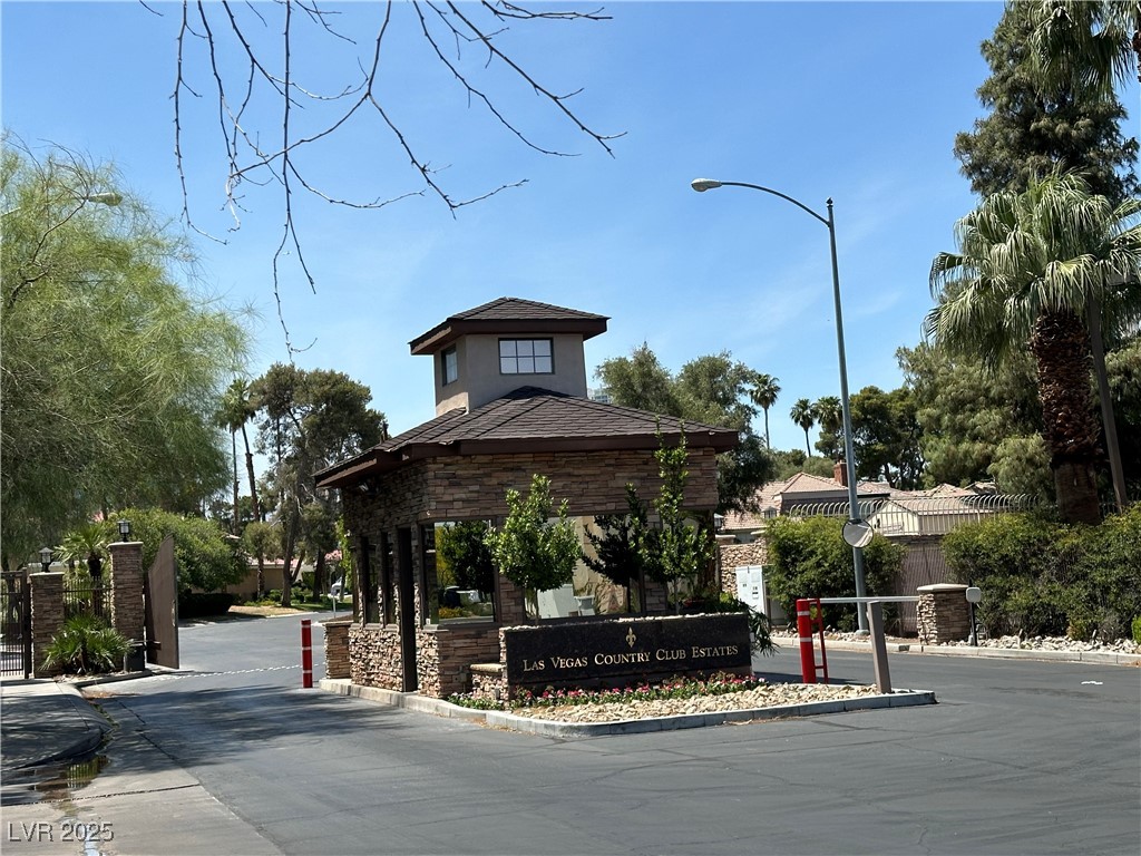 777 Vegas Valley Drive Property Photo 2
