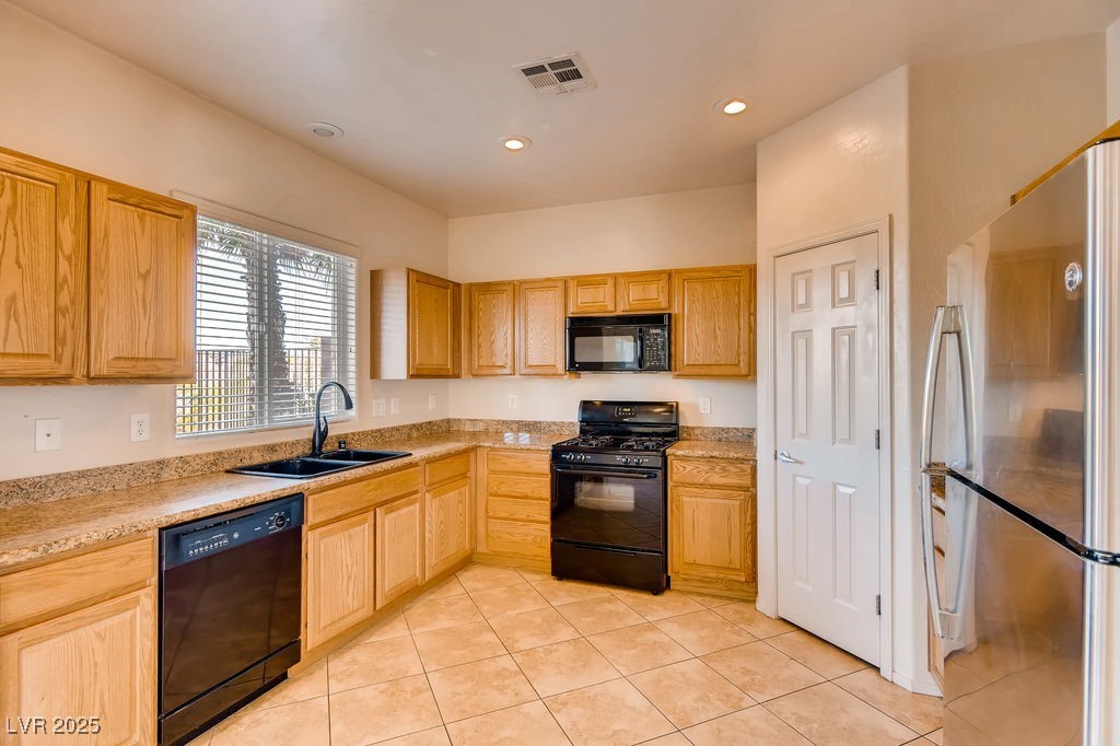 8205 Celina Hills Street Property Photo 6