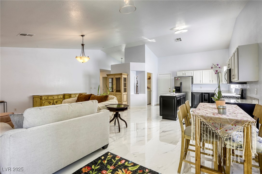 40 Trailside Court Property Photo 8