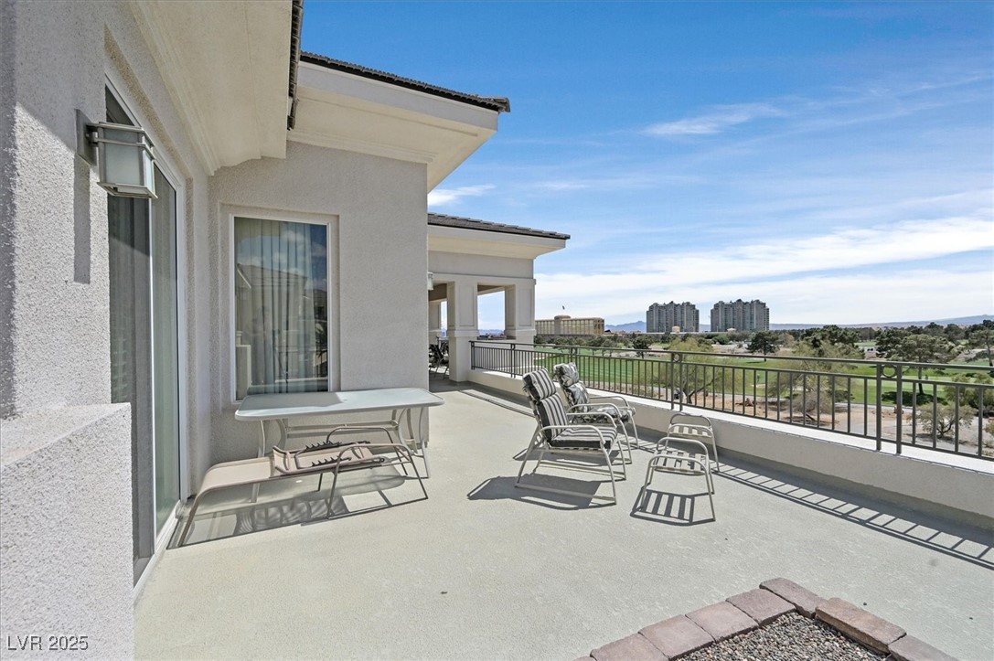 9213 Las Manaitas Avenue 401 Property Photo 40