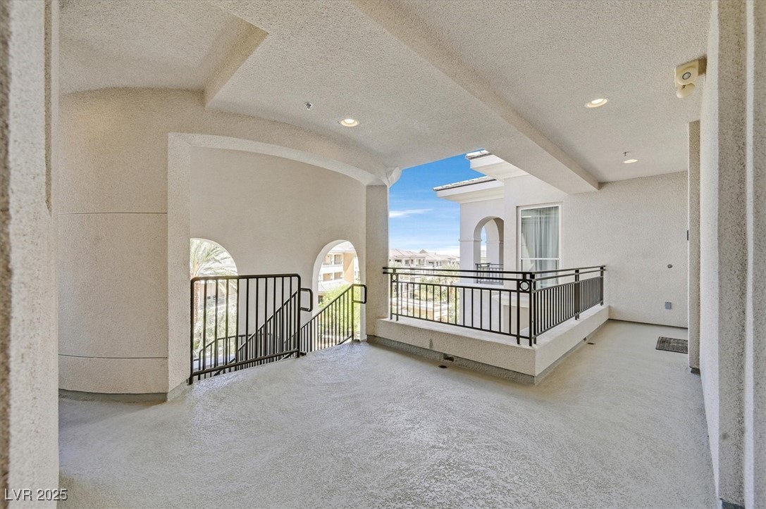 9213 Las Manaitas Avenue 401 Property Photo 51