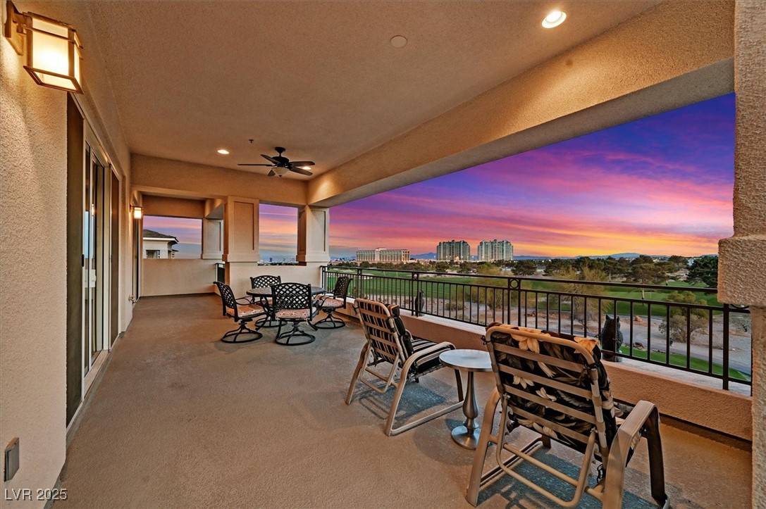 9213 Las Manaitas Avenue 401 Property Photo 53