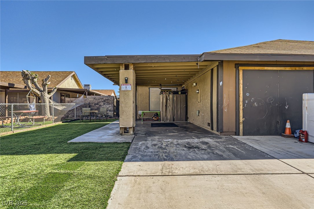 7047 Mountain Meadow Lane Property Photo 4