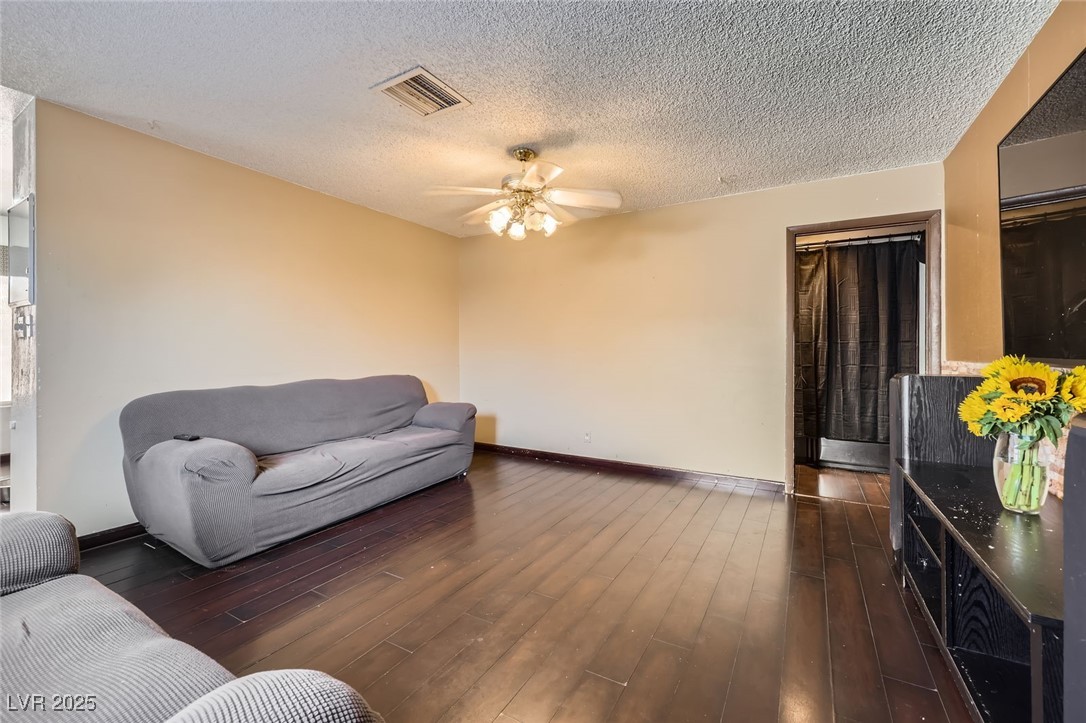 7047 Mountain Meadow Lane Property Photo 8