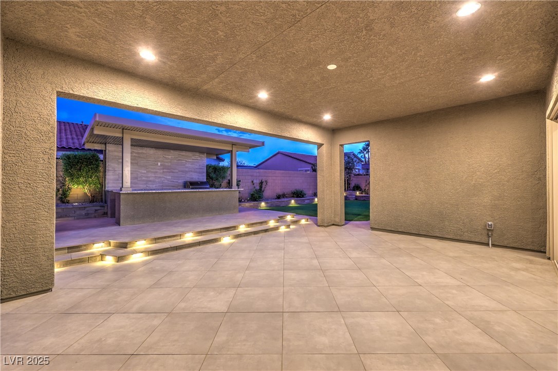 8445 South Tenaya Way Property Photo 17