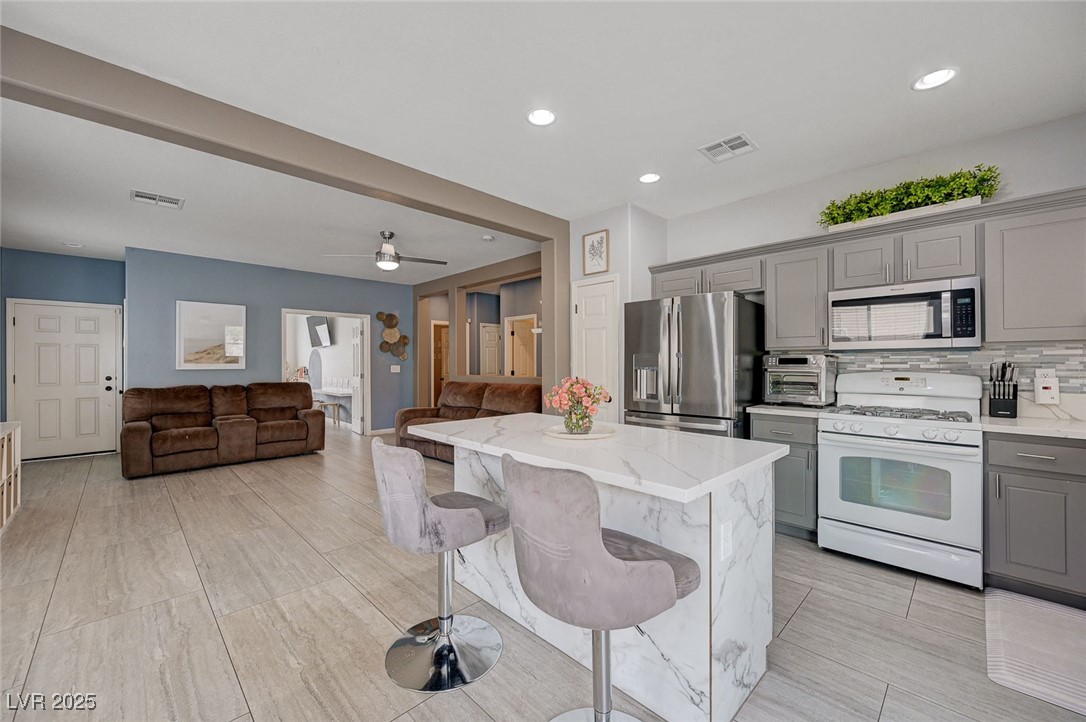 3760 Candytuft Ridge Avenue Property Photo 11