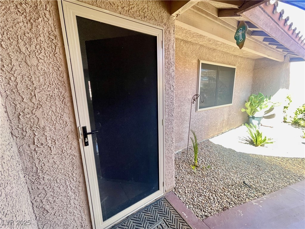 5385 Ravendale Circle Property Photo 8