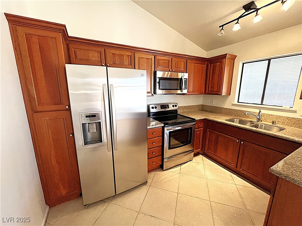 1208 Winwood Street Property Photo 2