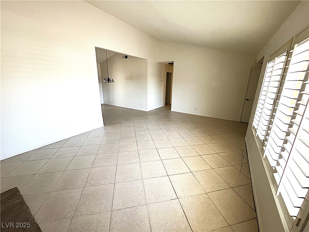 1208 Winwood Street Property Photo 11