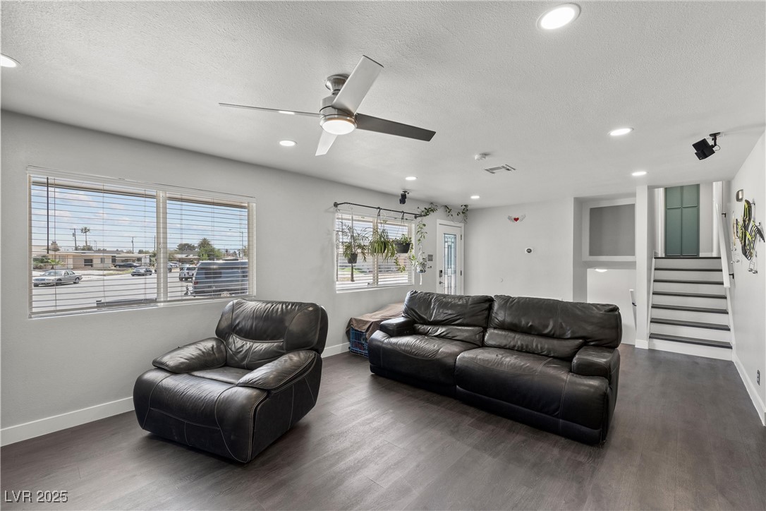 2447 Tournament Street Property Photo 8