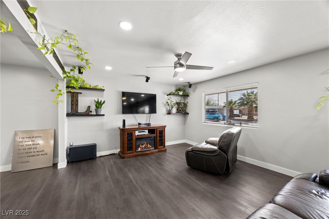 2447 Tournament Street Property Photo 10
