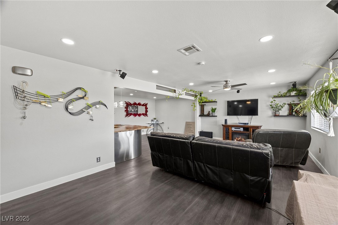 2447 Tournament Street Property Photo 11