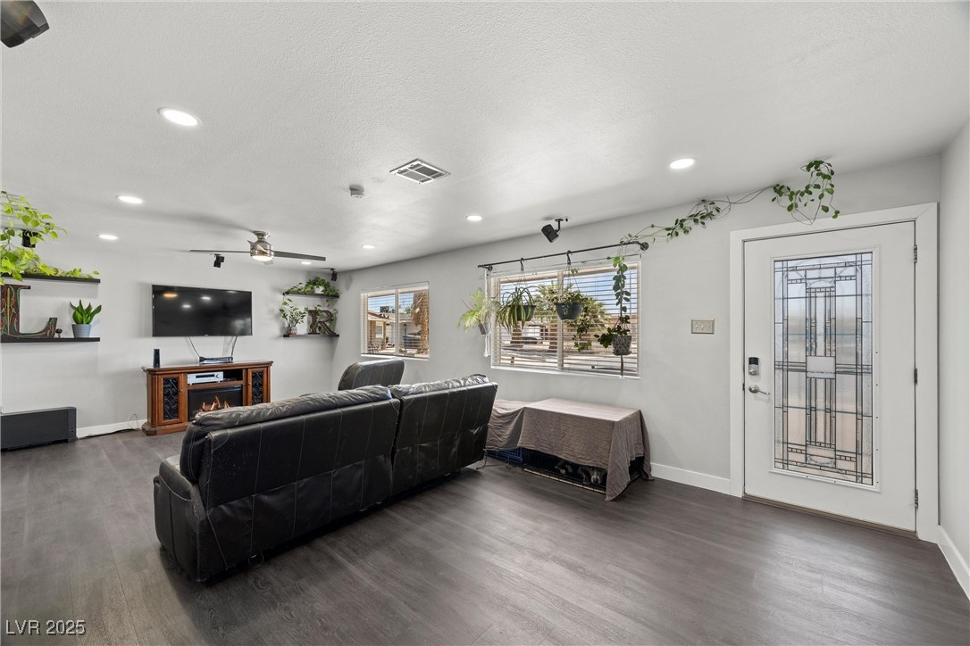 2447 Tournament Street Property Photo 12