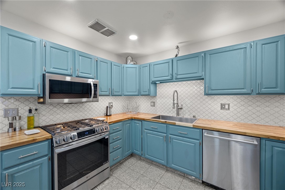 2447 Tournament Street Property Photo 14