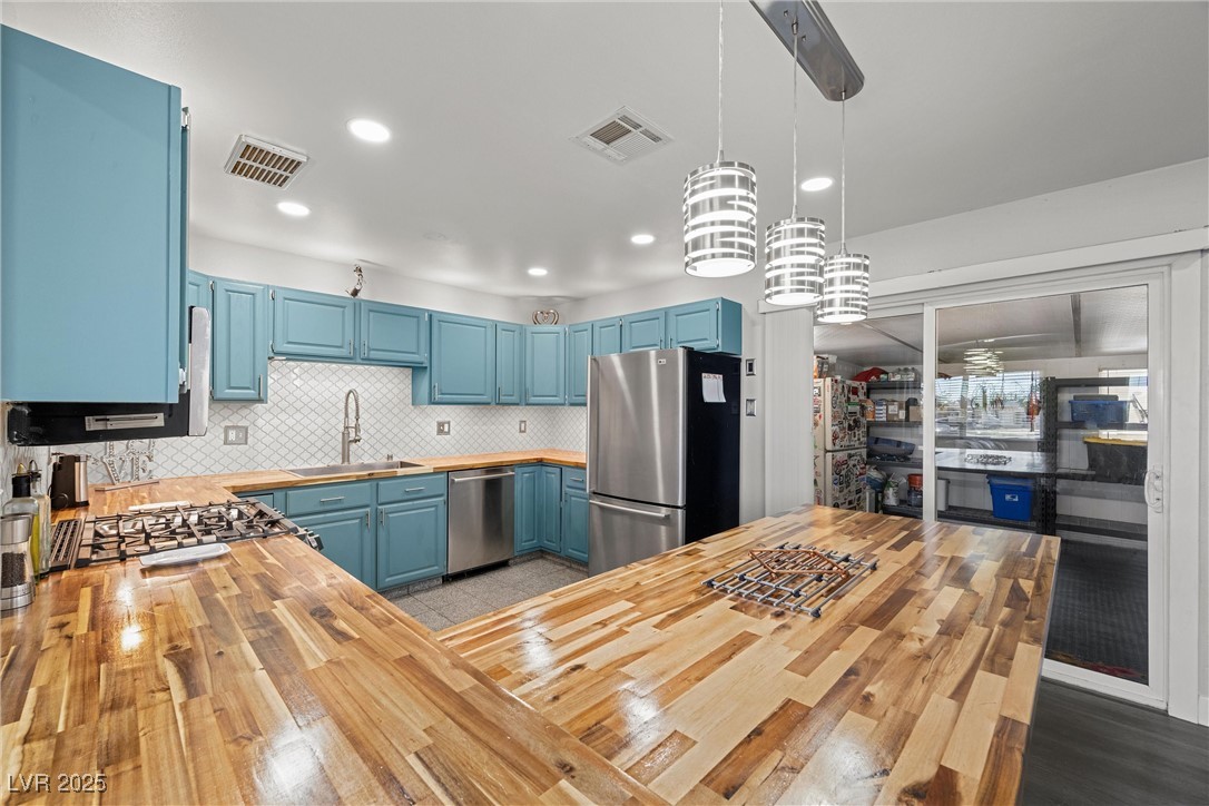 2447 Tournament Street Property Photo 15