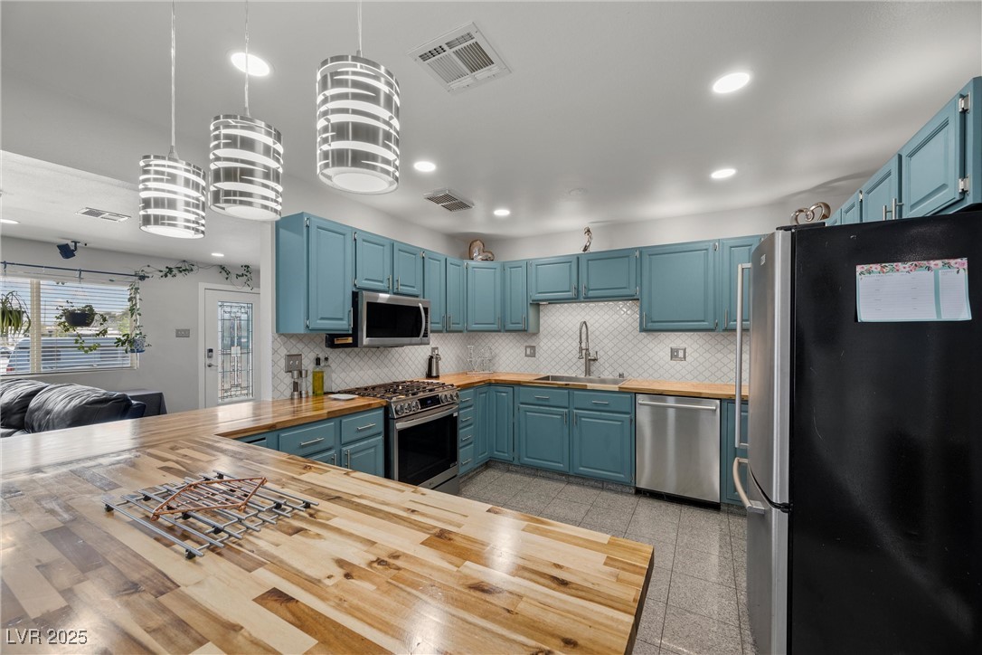 2447 Tournament Street Property Photo 16