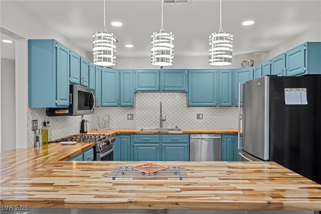2447 Tournament Street Property Photo 17