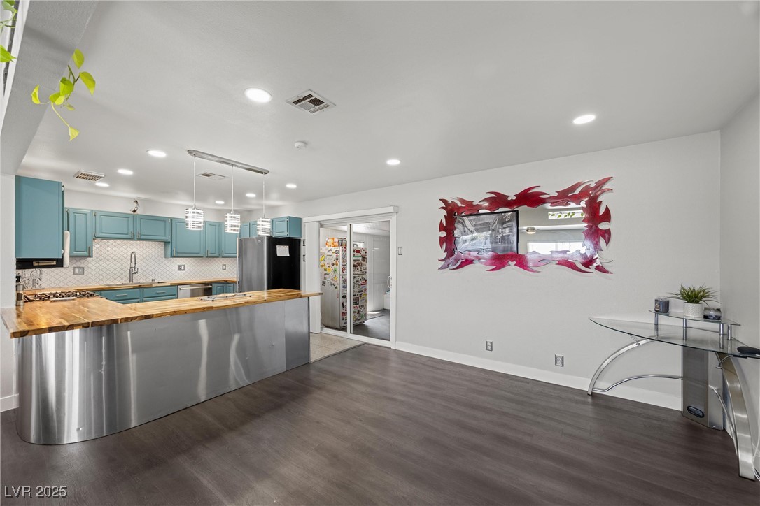 2447 Tournament Street Property Photo 20