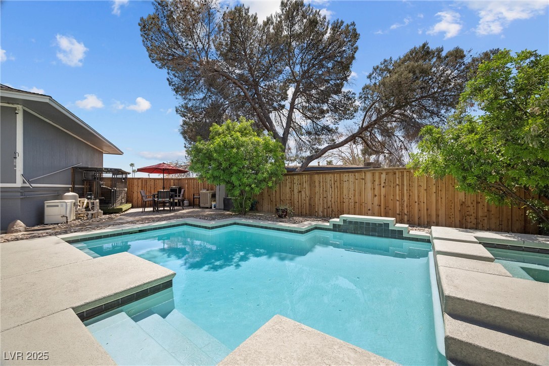 2447 Tournament Street Property Photo 37