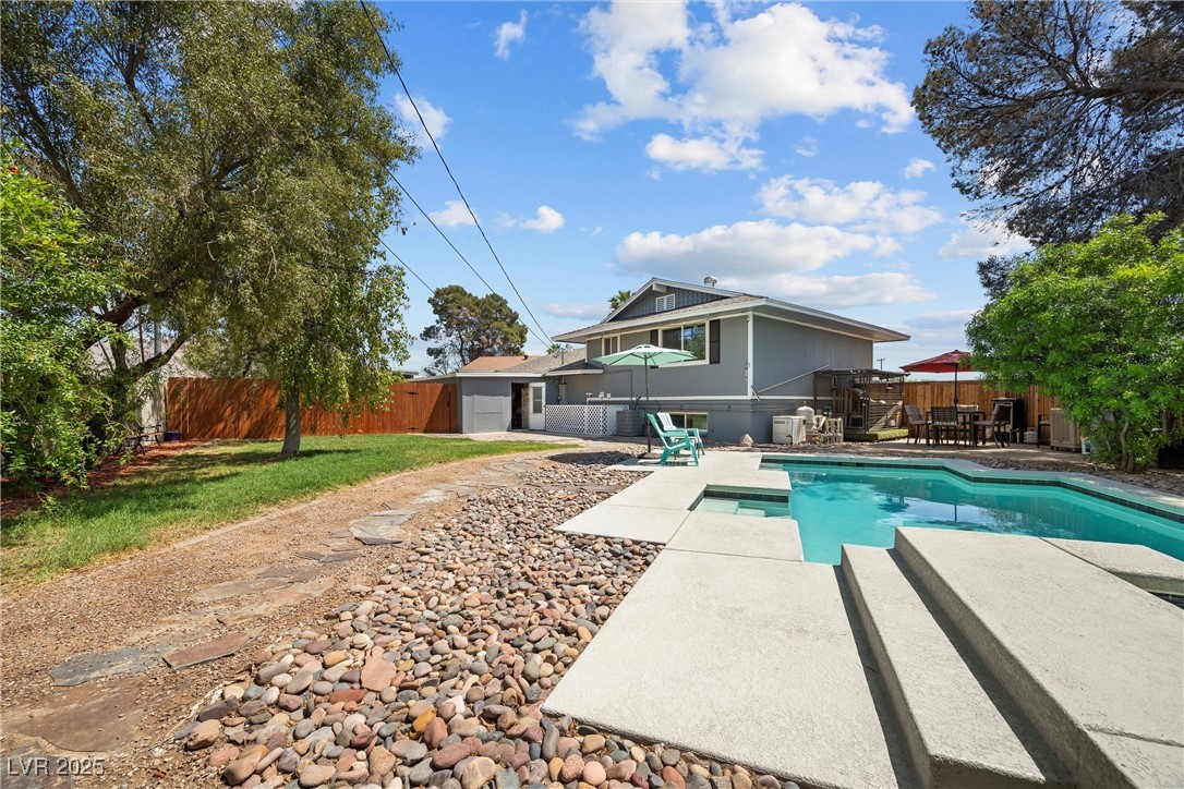 2447 Tournament Street Property Photo 41