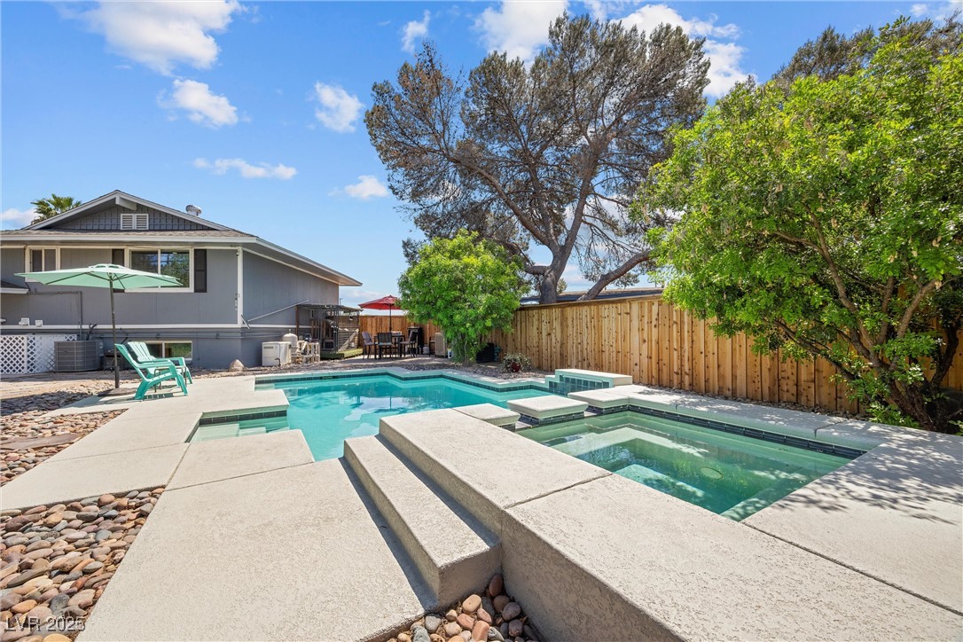 2447 Tournament Street Property Photo 42