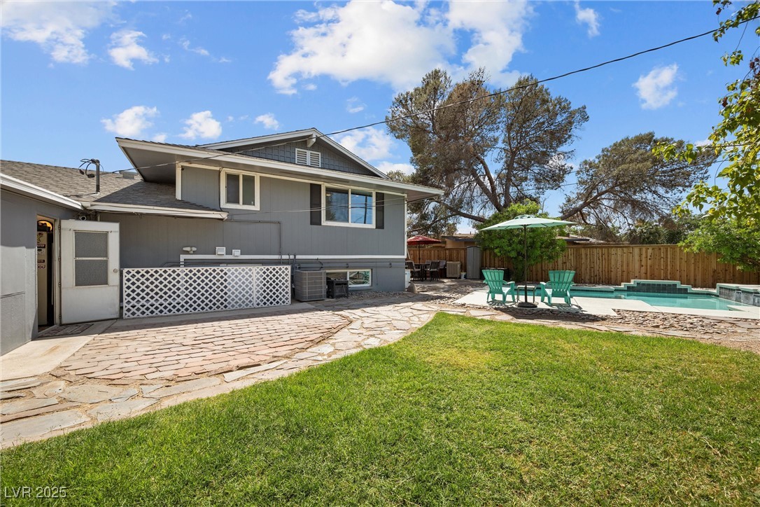 2447 Tournament Street Property Photo 45