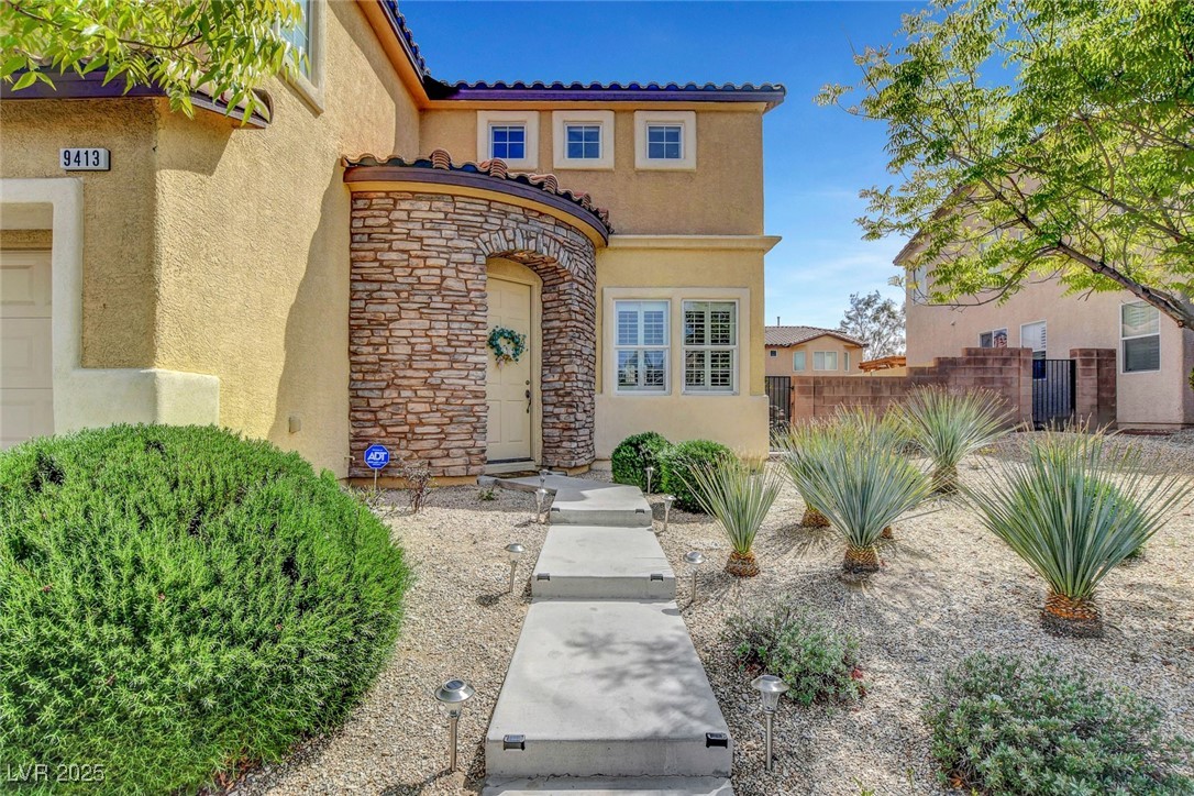 9413 Artesian Oak Court Property Photo 4