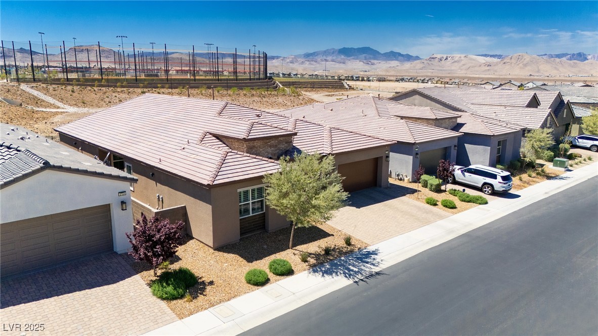 2719 Canvas Sky Street Property Photo 3