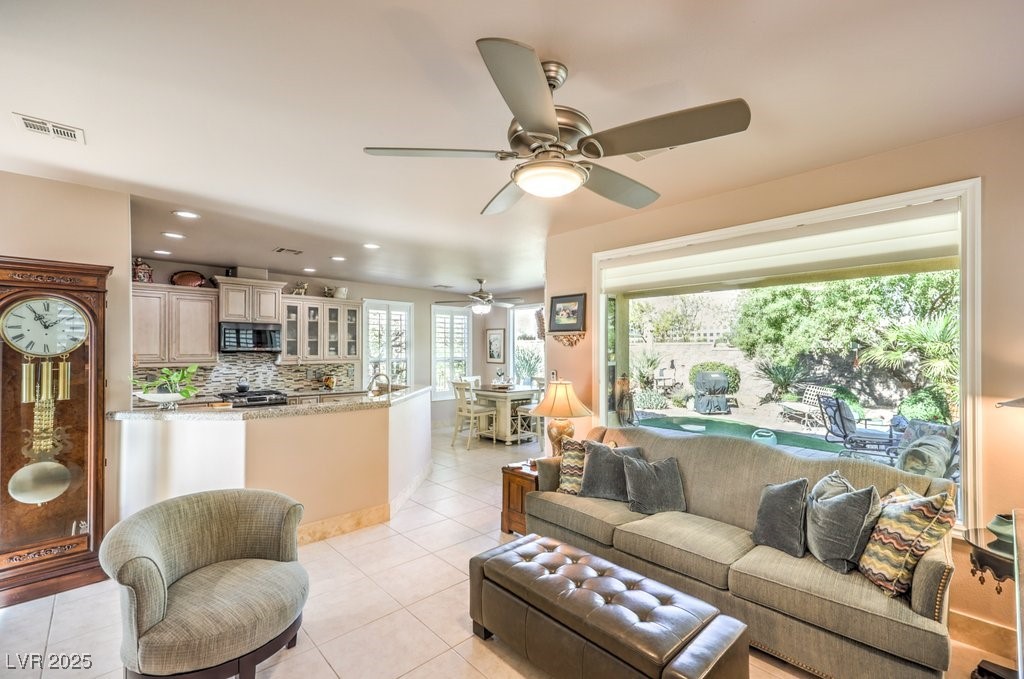 10290 Profeta Court Property Photo 8
