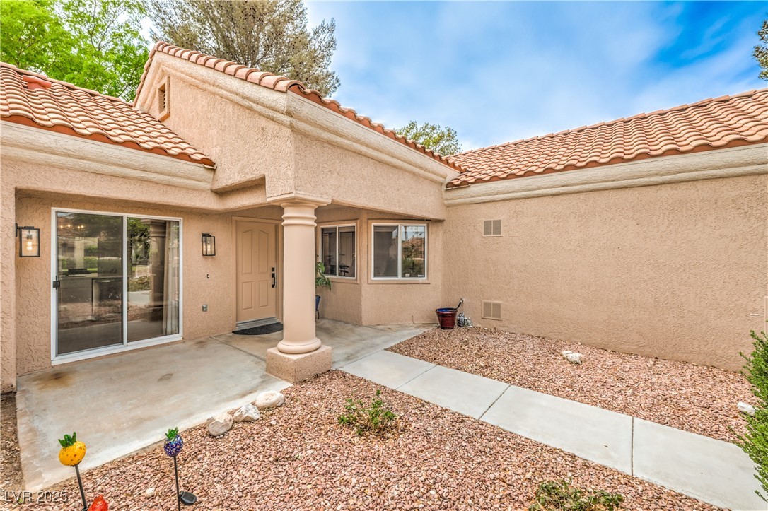 8513 Glenmount Drive Property Photo 4