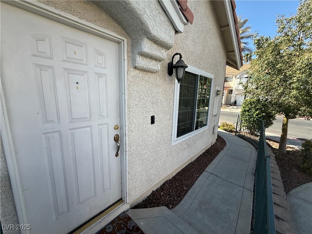 5895 Sunlight Garden Way Property Photo 1