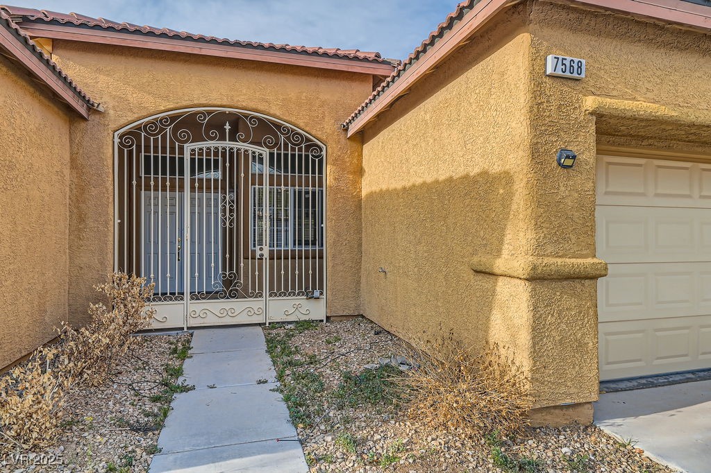 7568 Shadow Estates Way Property Photo 3