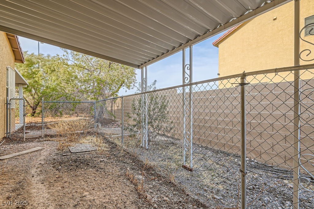7568 Shadow Estates Way Property Photo 28