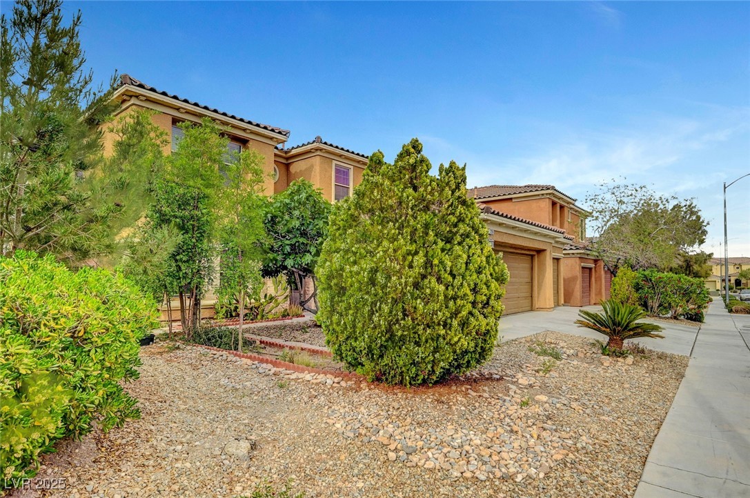 7216 Campolina Court Property Photo 4