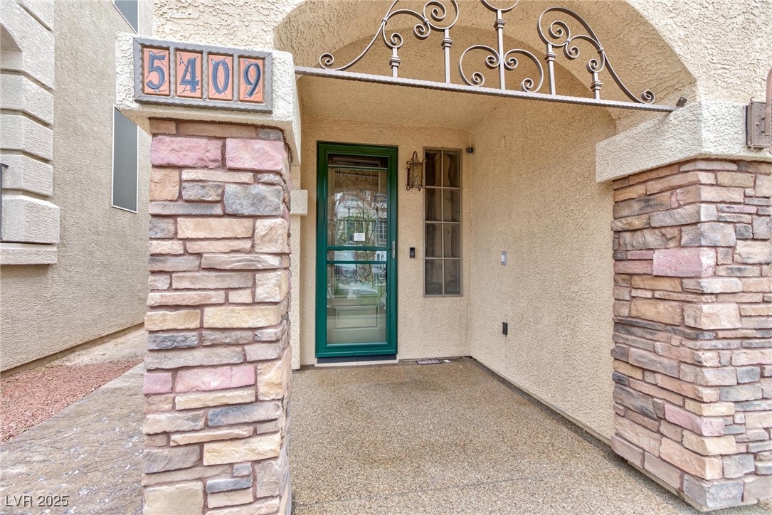 5409 Holding Avenue Property Photo 3