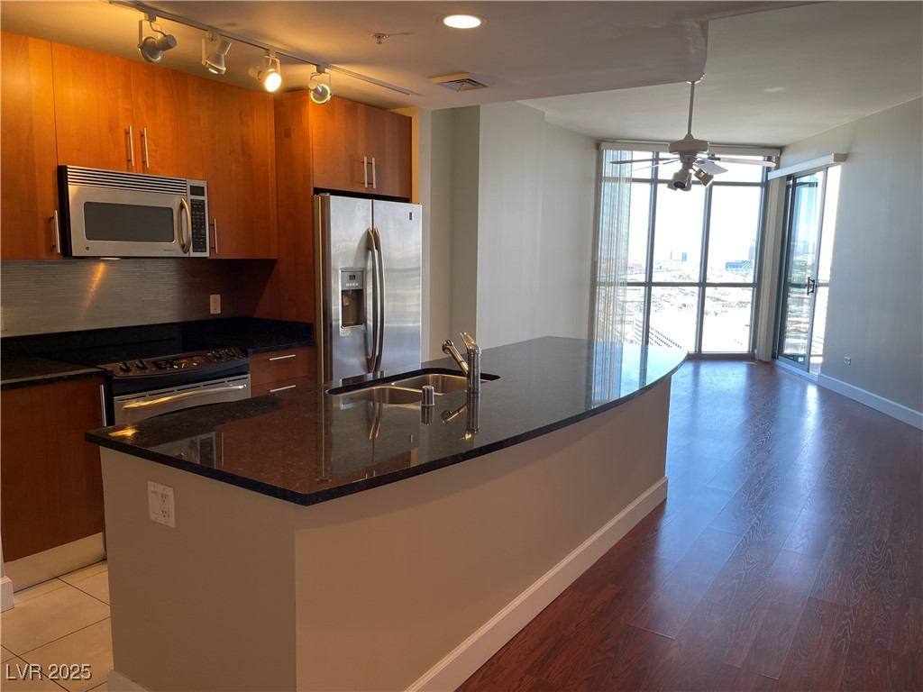 200 West Sahara Avenue 2211 Property Photo 2