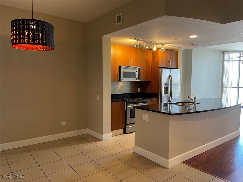 200 West Sahara Avenue 2211 Property Photo 4