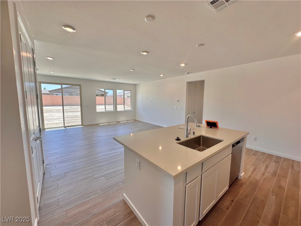 5407 Splendido Avenue Property Photo 4