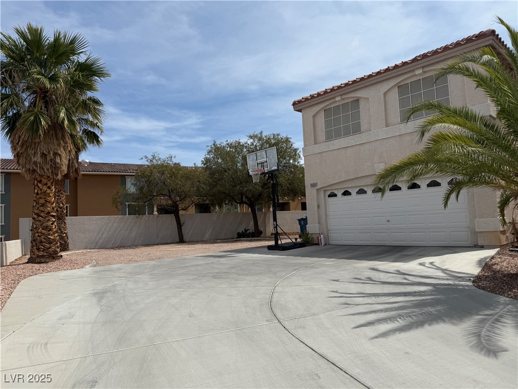 9509 Arrowhead Falls Court Property Photo 2