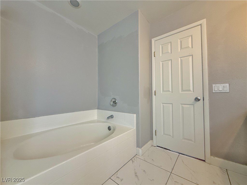 9509 Arrowhead Falls Court Property Photo 49