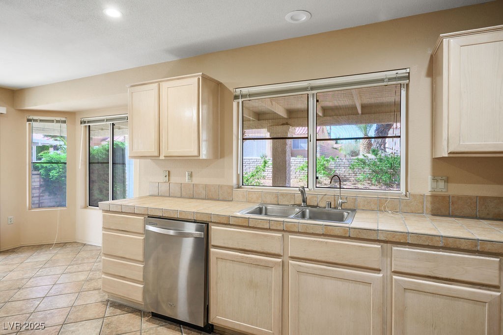 8813 Sundial Drive Property Photo 10