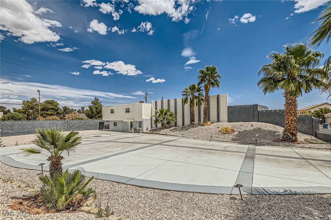 2520 Castlesands Way Property Photo 8