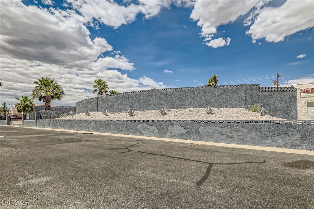 2520 Castlesands Way Property Photo 10