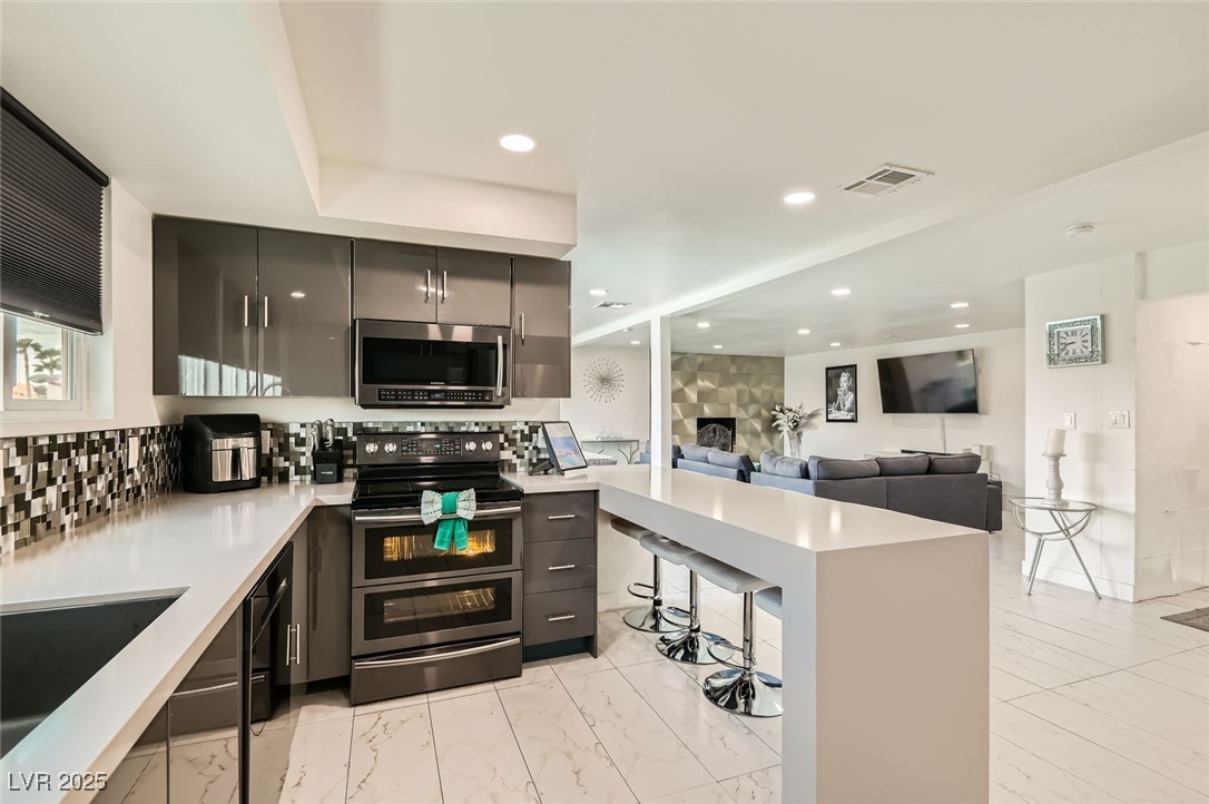 2520 Castlesands Way Property Photo 13