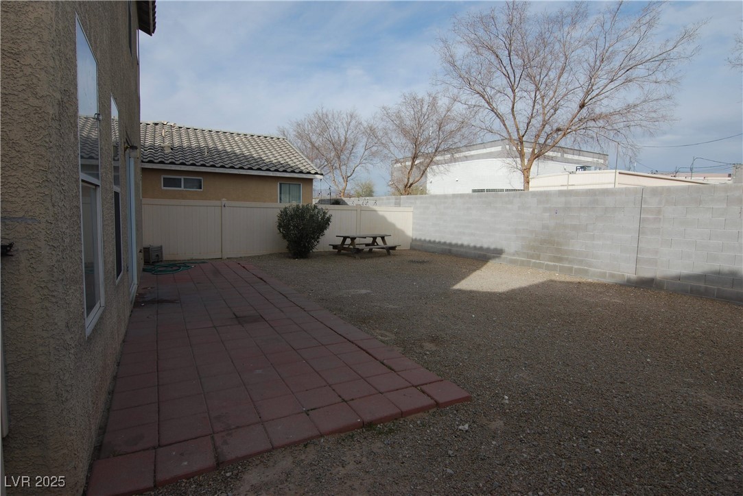 2520 Living Rock Street Property Photo 10
