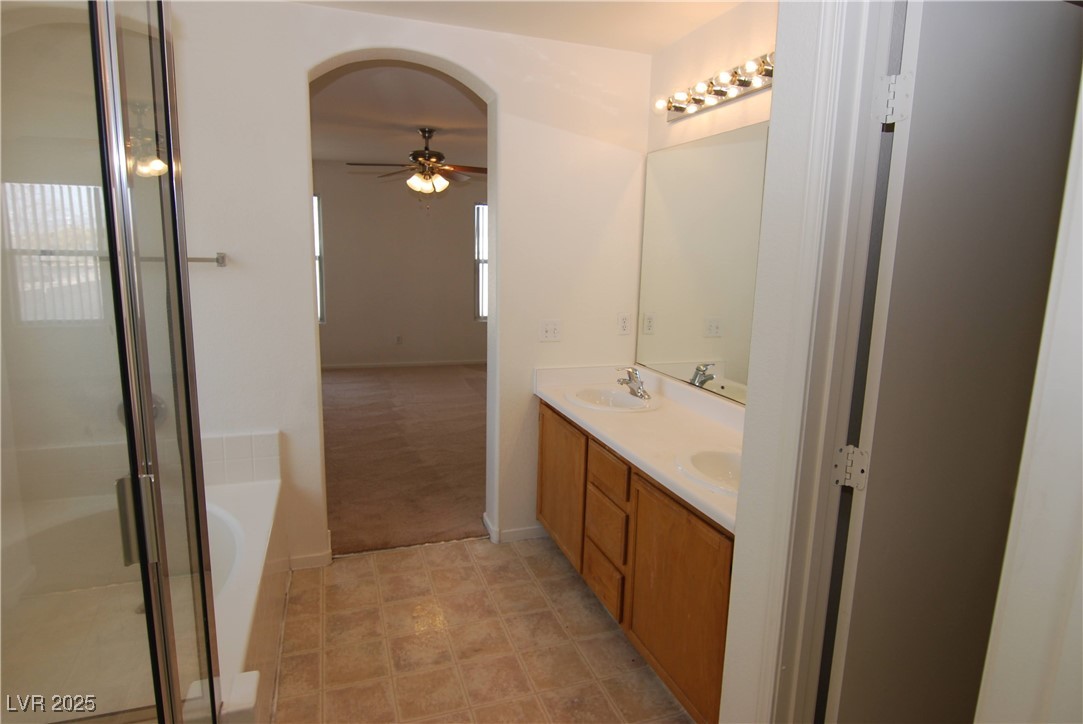 2520 Living Rock Street Property Photo 15