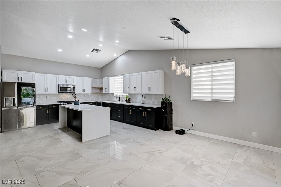 1110 Azure Heights Place Property Photo 12