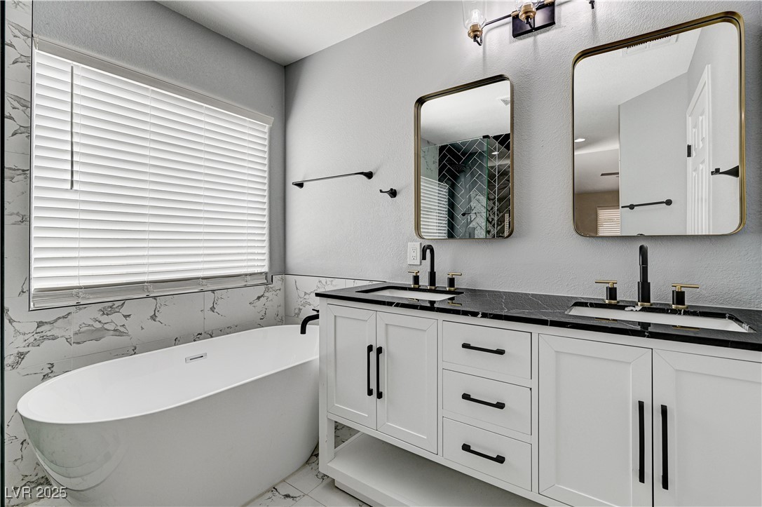 1110 Azure Heights Place Property Photo 28